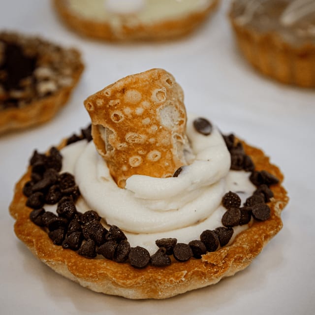 Cannoli Tart.